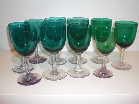 10 grønne Bristol glas. 4 stk. er solgt.